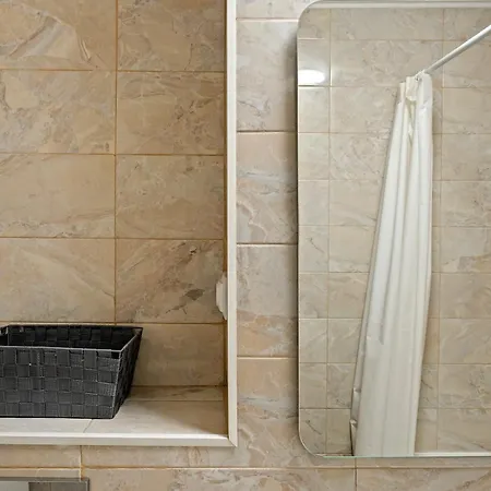 Appartement Garsoniera Regim Hotelier Lux Hanul Drumetului *