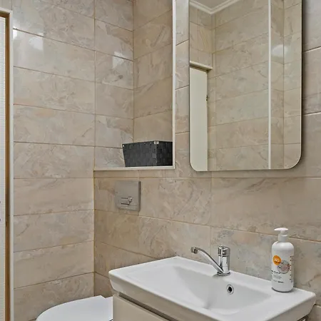 Garsoniera Regim Hotelier Lux Hanul Drumetului * Bucharest