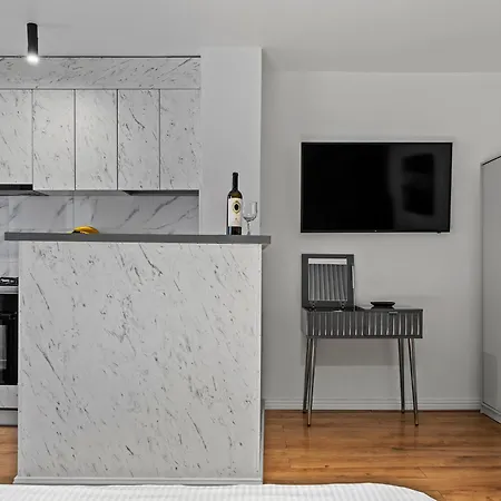 Garsoniera Regim Hotelier Lux Hanul Drumetului Διαμέρισμα Βουκουρέστι